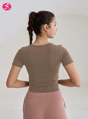 【SY203卡其色】短款V领短袖可拆卸胸垫运动t恤修身瑜伽上衣   胸垫：活动杯（可拆卸）
